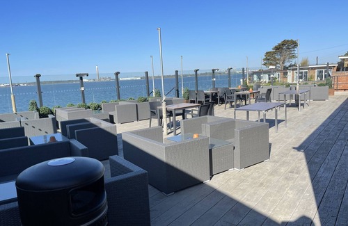 Netley Casa | Luxury 3 bed mobile home on the sea
