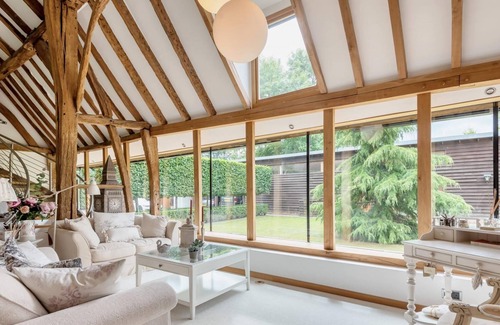 Canterbury Otro | Luxury 3 Bedroom Barn Conversion - Canterbury