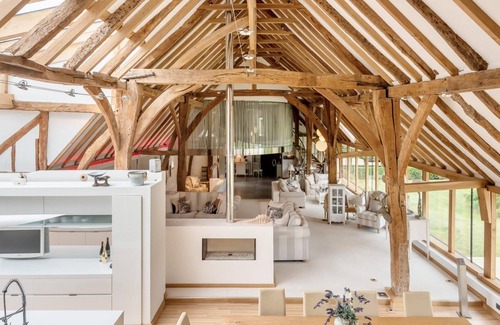 Canterbury Otro | Luxury 3 Bedroom Barn Conversion - Canterbury