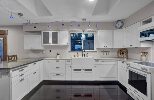 Briargate Casa | Luxury 3-bedroom getaway in the heart of CO Springs featuring breathtaking views