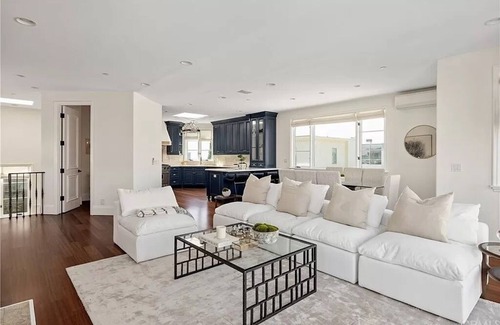 Gas Lamp Section Casa | Luxury 3-bedroom Townhouse steps from the beach