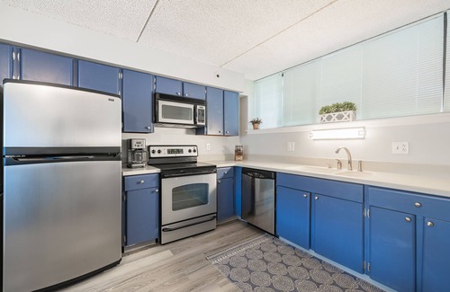 Holcomb Condominio | Luxury 3 bedroom 1.5 bath Condo on Magnificent Canandaigua Lake. Sleeps 6.