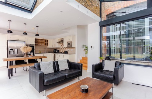 Streatham Hill Apartamento | Luxury 3 bedroom apartment with large garden & gym