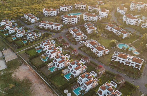 Mtwapa Casa | Luxury 3-Bedroom Beach View Villa - 1 min walk to the beach!