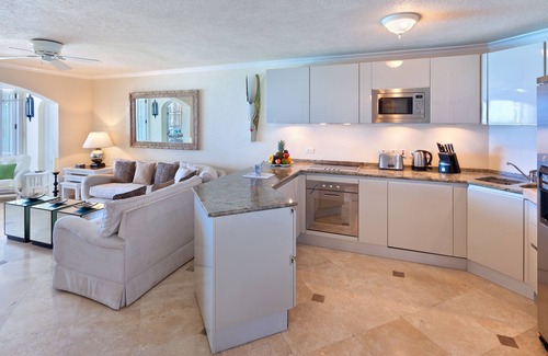 Reeds Bay Condominio | Luxury 3 bedroom beachfront villa w/private jacuzzi