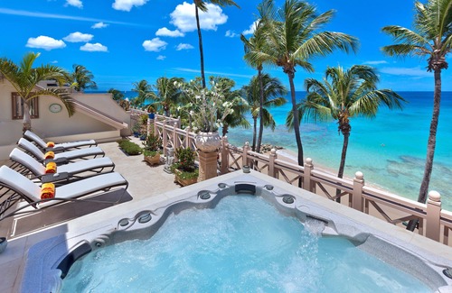 Reeds Bay Condominio | Luxury 3 bedroom beachfront villa w/private jacuzzi