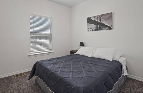 Chamberino Casa | Luxury 3 bedroom duplex with 2 car garage