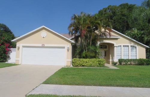 Vero Beach South Casa | Luxury 3-Bedroom Home near Beaches with Pool
