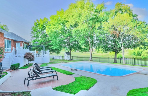 McAlester Casa | Luxury 3-Bedroom Home on Golf-Course in McAlester