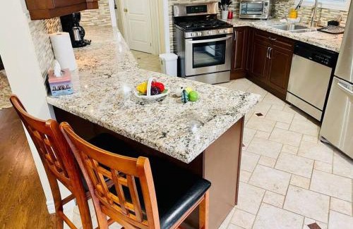 Lisgar Casa | Luxury 3 bedroom house