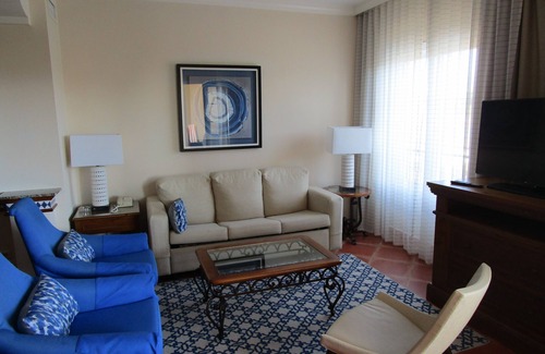 Nueva Milla de Oro Complejo | Apartamento de lujo con 2 dormitorios frente al mar en Marriott's Playa Andaluza