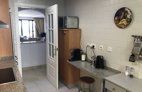 Benahavis Apartamento | Ático de lujo de 3 dormitorios Los Arqueros, cerca de Marbella, Puerto Banús, Benahavis