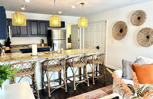Clemson Casa | Luxury 3 bedroom, professionally furnished home 1 mile from Clemson University!