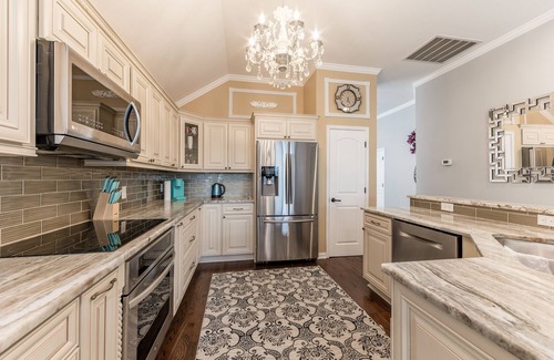 Frisco Casa | Luxury 3 bedroom residential home in Frisco