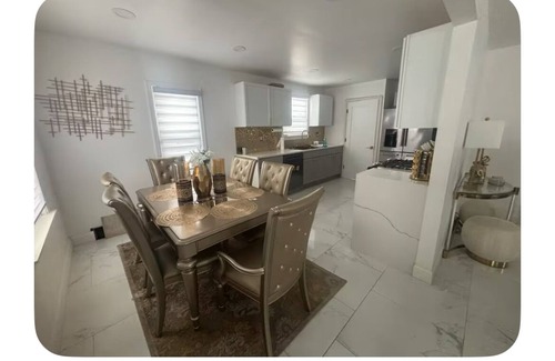 Detroit Casa | Luxury 3-bedroom Smart Home with jetted tub