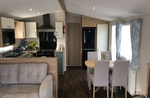Weymouth Casa | Luxury 3 bedroom static caravan at Haven Littlesea