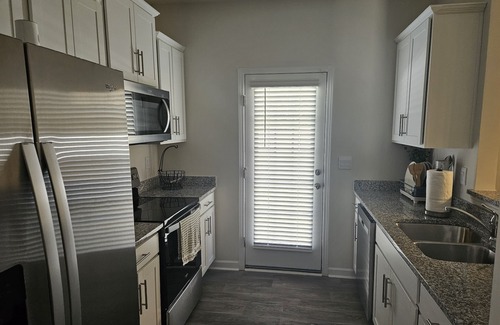 Paw Creek Casa | Luxury 3-bedroom townhome located in brilliant Charlotte with Amenities