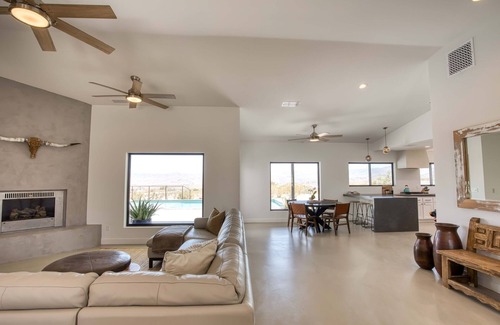 Joshua Tree Casa | Luxury 3 bedroom Villa with Salt Water Pool and Spa on 5 acres