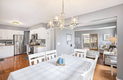 Linden Casa | Luxury 3 bedroom waterfront home with indoor hot tub, sauna, paddle boat & kayak