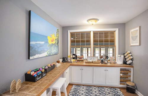 Linden Casa | Luxury 3 bedroom waterfront home with indoor hot tub, sauna, paddle boat & kayak