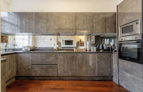 Royal Borough of Kensington and Chelsea Apartamento | LUXURY 3 BEDROOMS FLAT IN HYDE PARK