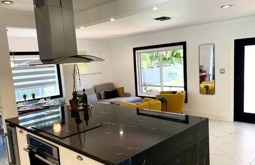 Hallandale Beach Villa | Luxury 3-Beds Modern Villa Minutes from the Ocean