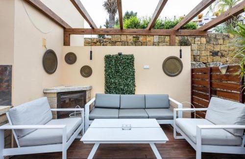 Nueva Milla de Oro Villa | Luxury 3 Beds Villa Inside Resort