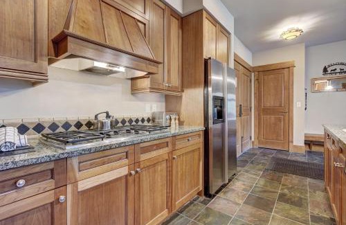 River Run Apartamento | Luxury 3 BR in River Run Village Featuring Ski in, ski out! condo