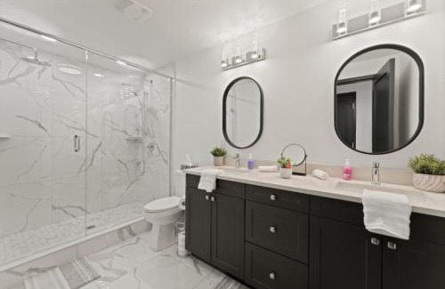 Leamington Casa | Luxury 3 level, 3 Bedroom 171-9 Condos