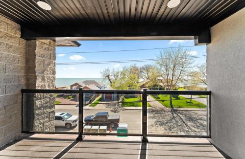 Leamington Casa | Luxury 3 level, 3 Bedroom 171-2 Condos