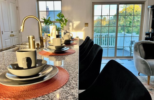 Brooklyn Park Casa | Luxury 3-Level Townhome Near BWI, Easy City Access, Parking Included