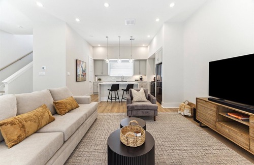 Spring Branch Central Casa | Luxury 3 Story Home Spring Branch EV Ready Garage