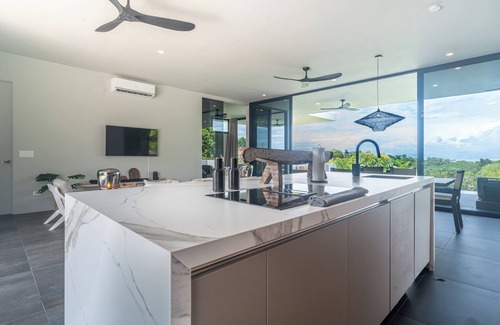 Ojochal Casa | Luxury-3-suites-100 MB-Ocean views-Ojochal-Private