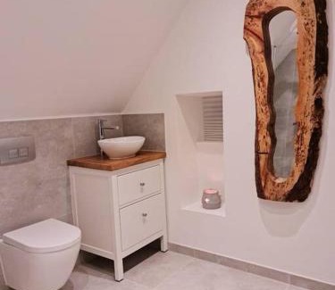 Burrow Casa | Luxury 300yr old Irish thatch cottage close to sea