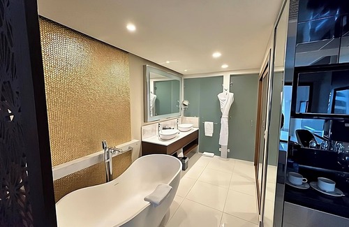 San José del Cabo Complejo | LUXURY 3BD/4BA Penthouse Ocean View At An All New 5 Star Resort On The Beach!!