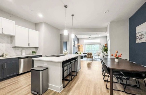 Deep Ellum Apartamento | Luxury 3BD | DT Deep Ellum | 5 Beds | Free Parking