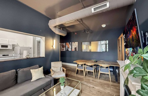 Old City Apartamento | Luxury 3BD | Old CIty | 6 Beds | Betsey Ross House