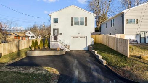Middletown Casa | Luxury 3BR 3BA Modern Escape