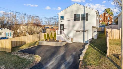 Middletown Casa | Luxury 3BR 3BA Modern Escape