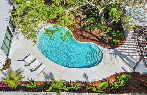 Central Beach Casa | Mid-Century Designer Beach House w/ Modern Luxuries. Walk Everywhere!