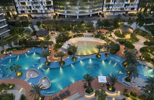 Tan Phu District Apartamento | Luxury 3BR Apartment 121m - Resort Pool & Gym - Near Aeon Mall