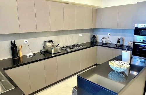 Ngor Apartamento | Experience luxury & comfort at Maison D'Ophir's 3 bedrooms, billiard and more