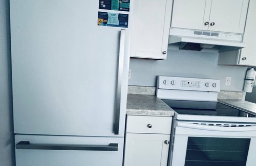 Bloomington Casa | Luxury 3BR Home Near IU & Downtown- – Deck, Dishwasher & In‑Unit Laundry