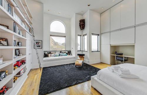 Eureka Valley Casa | Luxury 3br Home - Pano Views, Steam Room & Deck