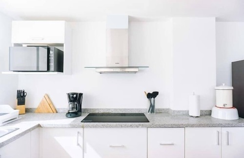 Brisas del Marqués Apartamento | Luxury 3BR PH with EV Charger (PH1 BB)