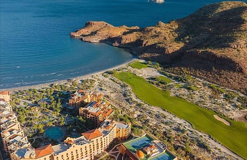 Loreto Apartamento | Luxury 3BR Penthouse in Loreto with Breathtaking Golf & Ocean Views
