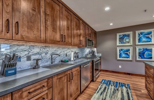 Lakeside Park Condominio | Luxury 3Br Residence steps from Heavenly Village & Gondola 3 Bedroom Condo by RedAwning