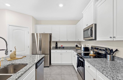 St. Augustine Casa | Luxury 3BR Townhome in St. Augustine with pool gym access. Also close 2 beaches.