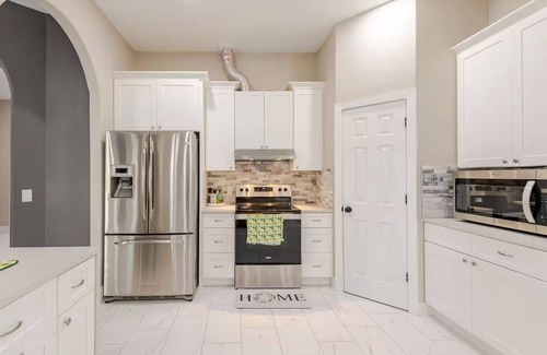 Red Rock Casa | Luxury 3Story Private Pool 8BR Retreat