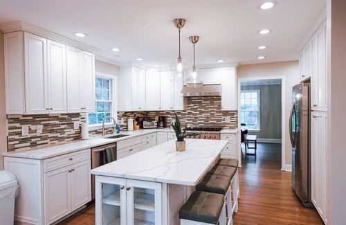 Annandale Casa | Luxury 4-6 Bedroom House with Movie Theater